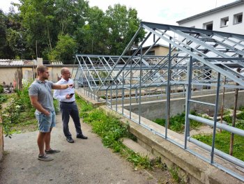 V komunitní zahradě nás navštívil hejtman Pardubického kraje obr. 272